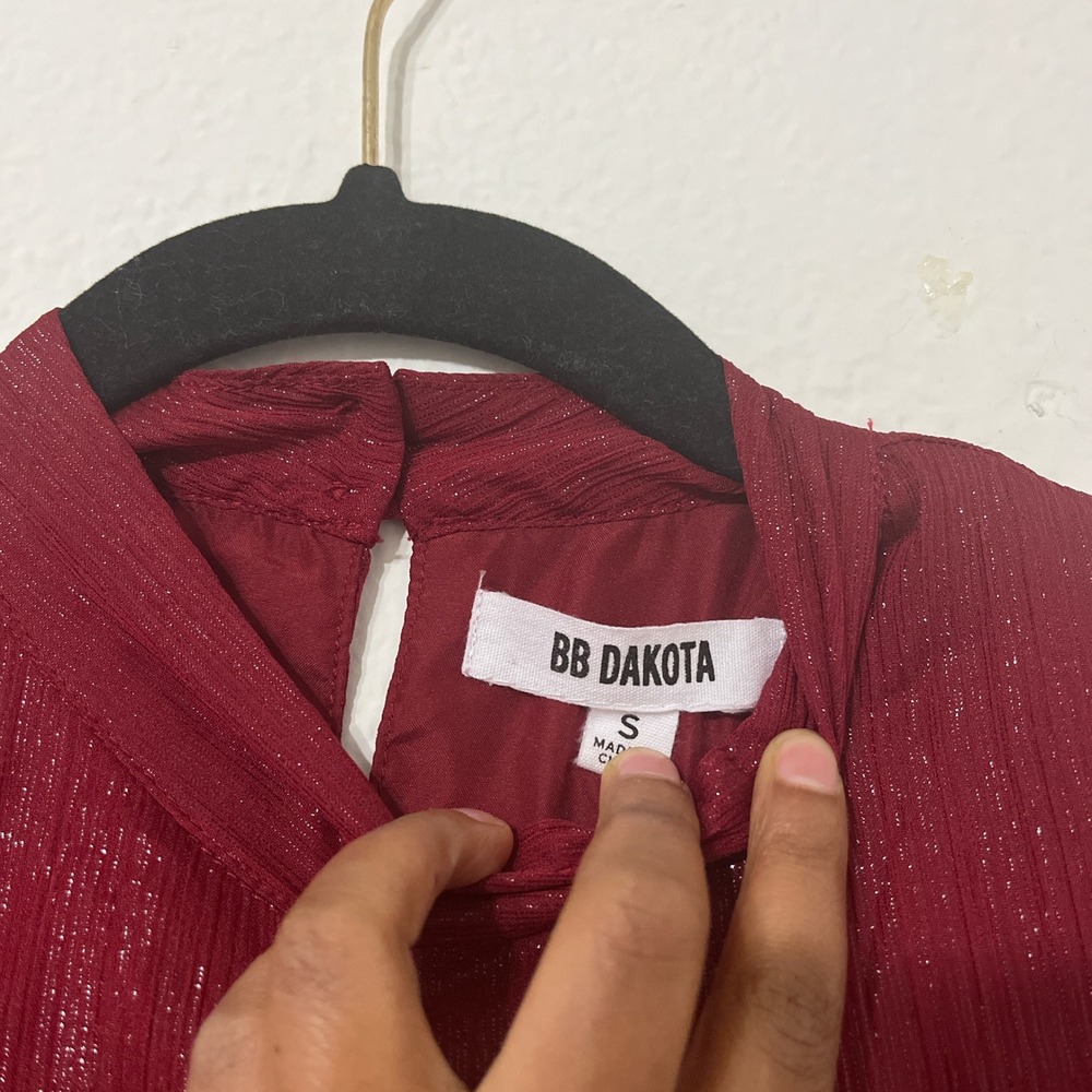 BB Dakota Red Sheer Shimmer Mock Neck Blouse Size Small‎ | Holiday Party Top - Picture 4 of 5